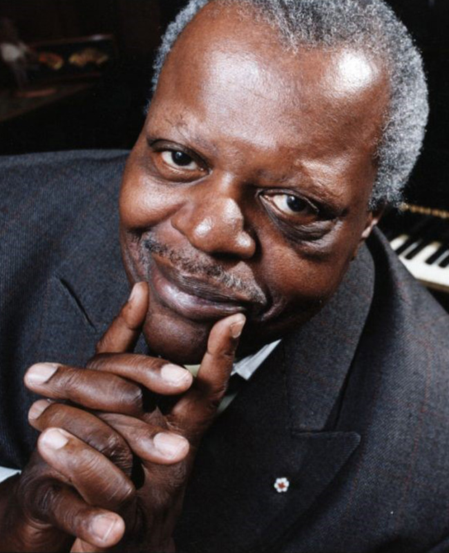 Portrait photo d'Oscar Peterson.